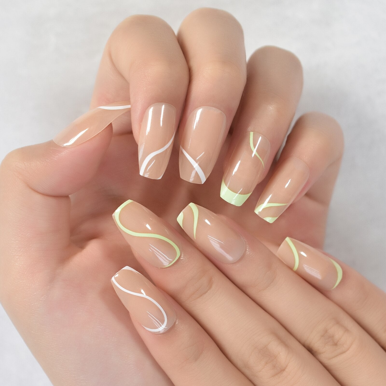 Three Color Short Squoval Fingernails Glossy Arylic Press On Nail Tips Fake Nails Gray White Lips Color Reusable Manicure